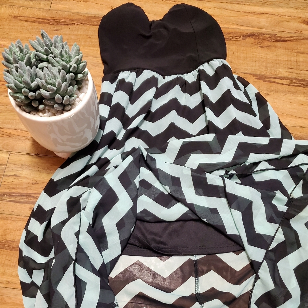 Dress - Picture 4 of 4